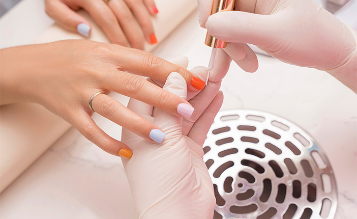 تبلیغات کاشت ناخن